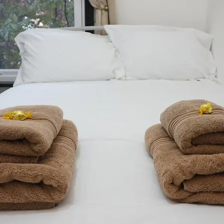 Villa Luxury London House Sleeps 13, 2 Minutes To Metro Extérieur photo