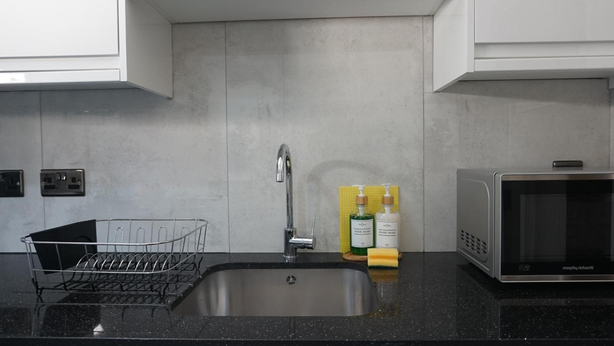 Hébergement de vacances Luxury House Sleeps 13, 2 Minutes To Metro *