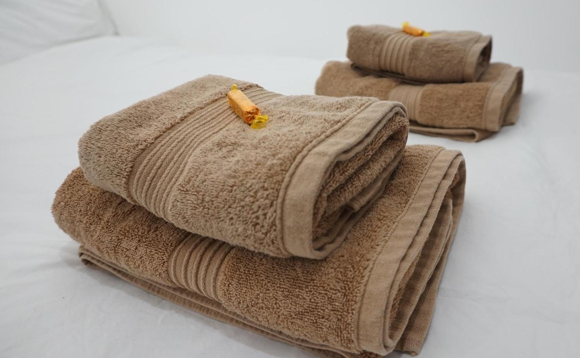 Hébergement de vacances Luxury House Sleeps 13, 2 Minutes To Metro *