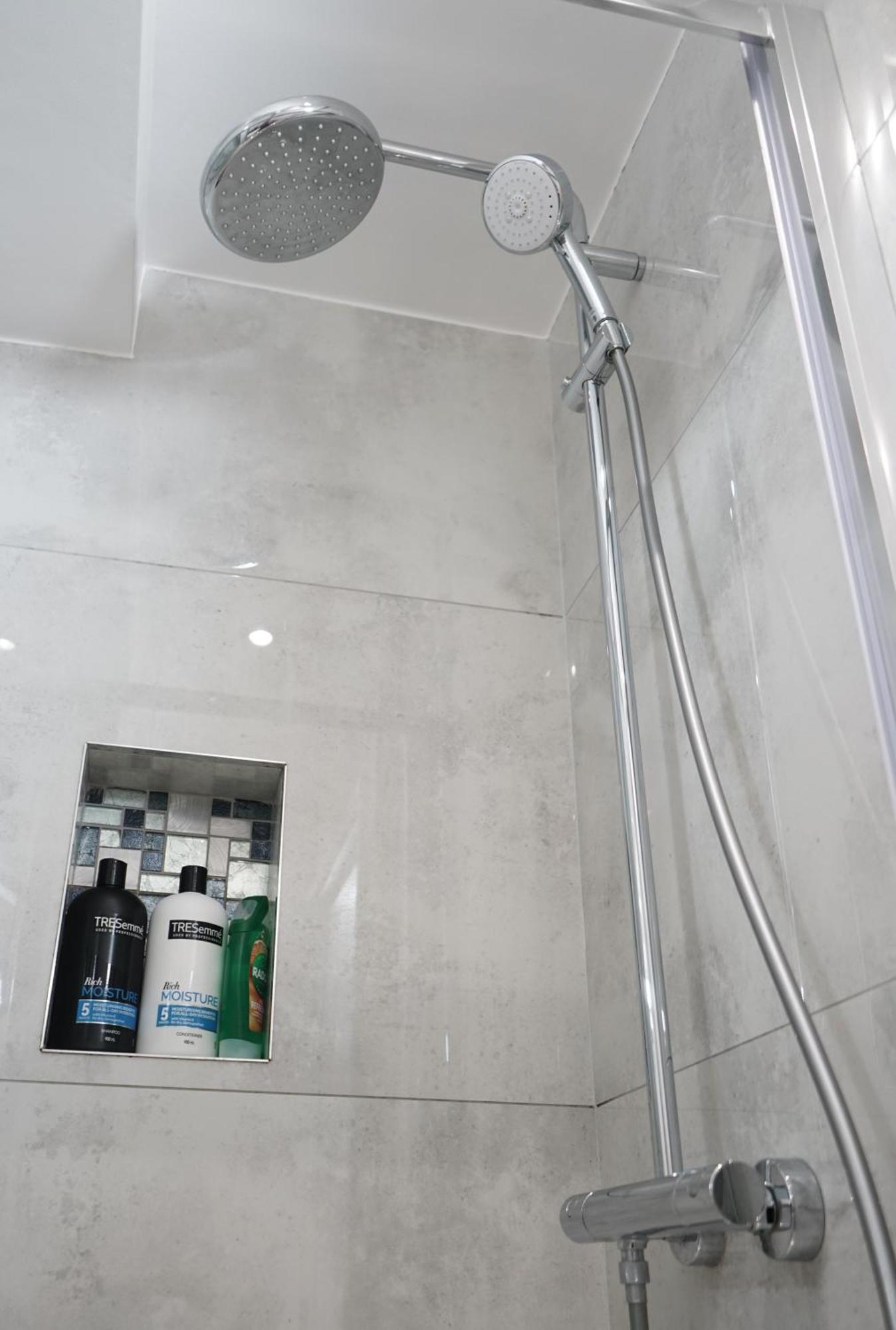 Luxury House Sleeps 13, 2 Minutes To Metro Casa vacanze Londra