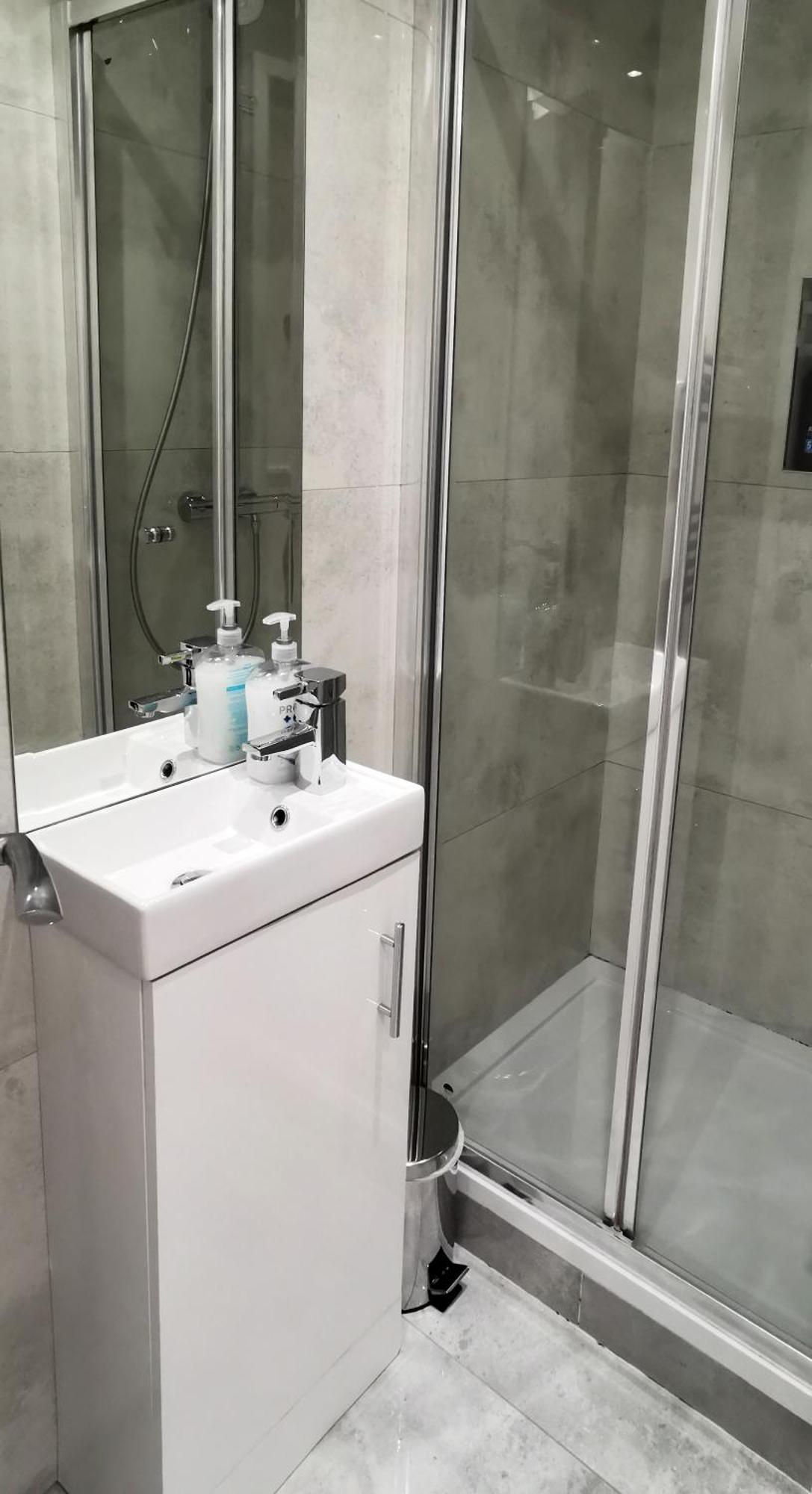 Casa vacanze Luxury House Sleeps 13, 2 Minutes To Metro *